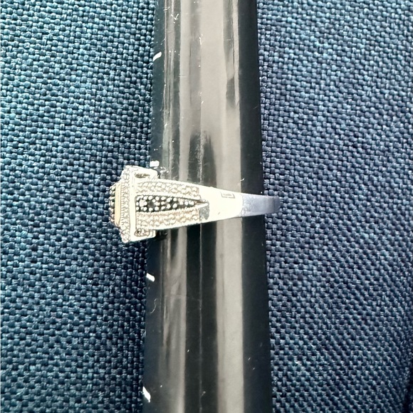 Elegant 925 Silver with Black & White diamonds Women's Ring - Picture 2 of 2